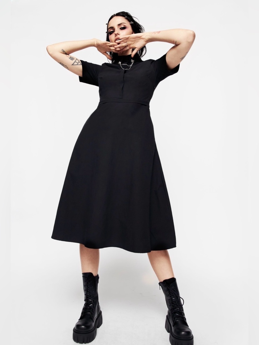 Disturbia | Fenrir Midi Shirt Dress 🐺🖤⛓️ - Picture 5 of 5